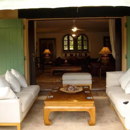 Provencal 7-Bedroom Villa In Antibes Juan Les Pins Αντίμπ